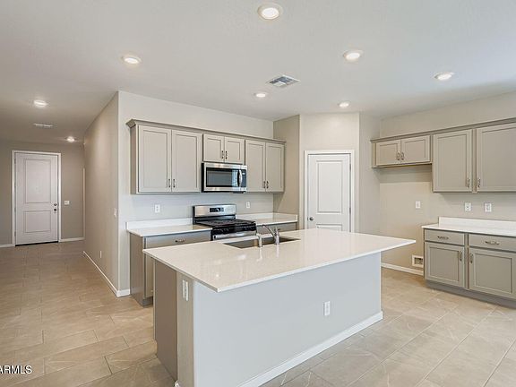 3rd image of 36781 W NINA Street