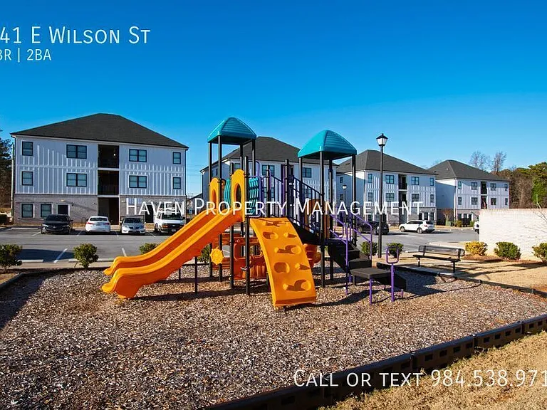 141 E Wilson St — Photo 29