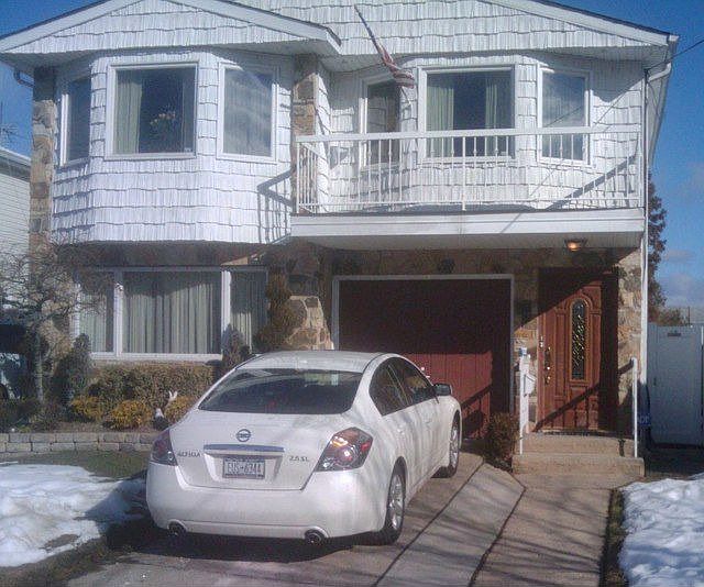 1st image of 23 Bowling Green Pl