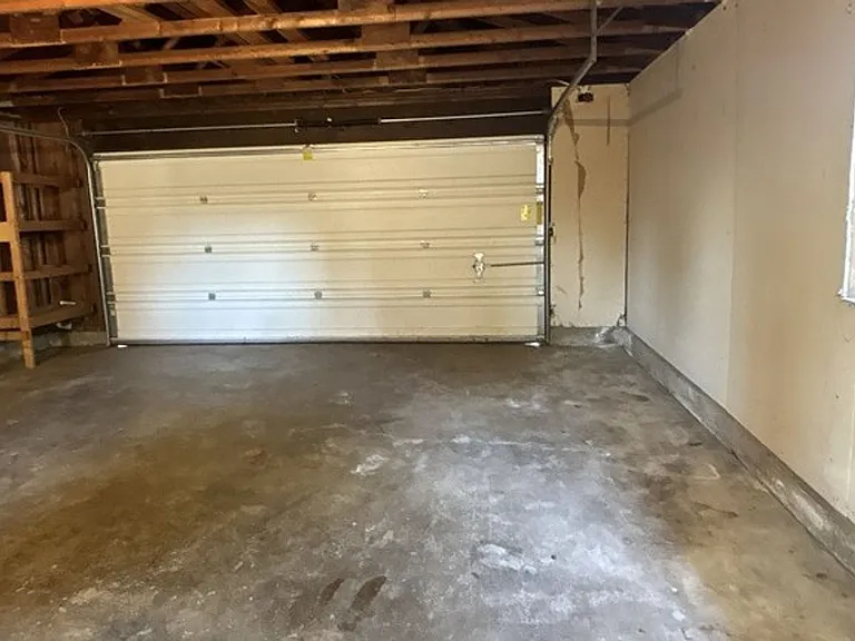 966 Royalty Dr NE — Photo 14