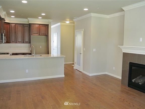 4th image of 2225 Mill Street NE