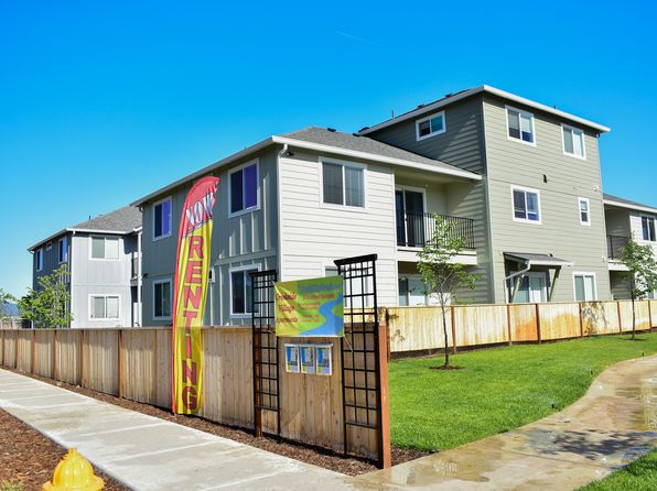 1979 Sky Park Dr #3, Medford, OR 97504