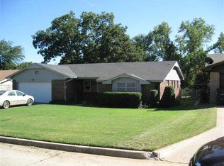 30 Comanche Dr, Shawnee, OK 74801