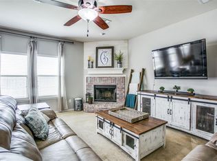 425 Goldstone Ln, Fort Worth, TX 76131