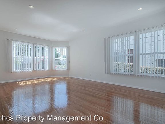 2nd image of 958 S Mansfield Ave #3496722