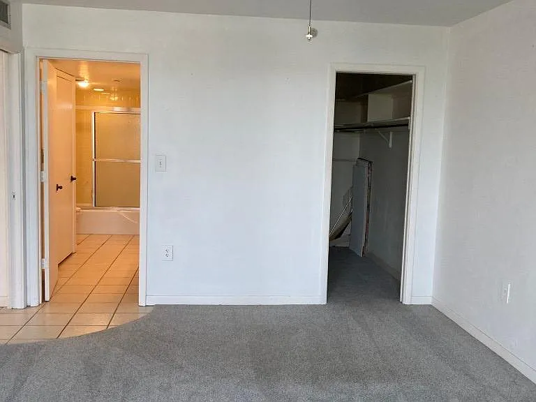 627 Alhambra Rd #301 — Photo 22