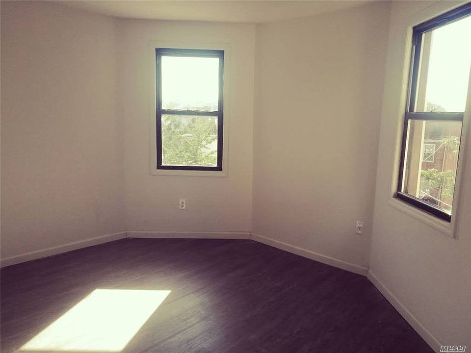 1st image of 9219 51st Ave #3F