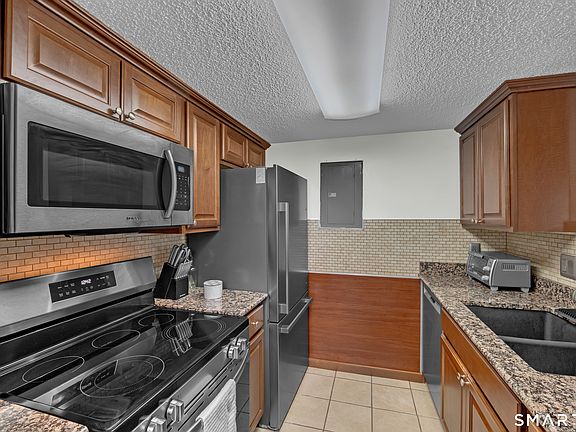 5th image of 12 Carriage Crossing Lane #12