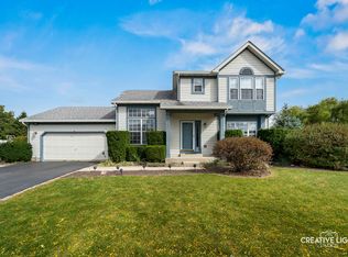 645 Salem Cir, Oswego, IL