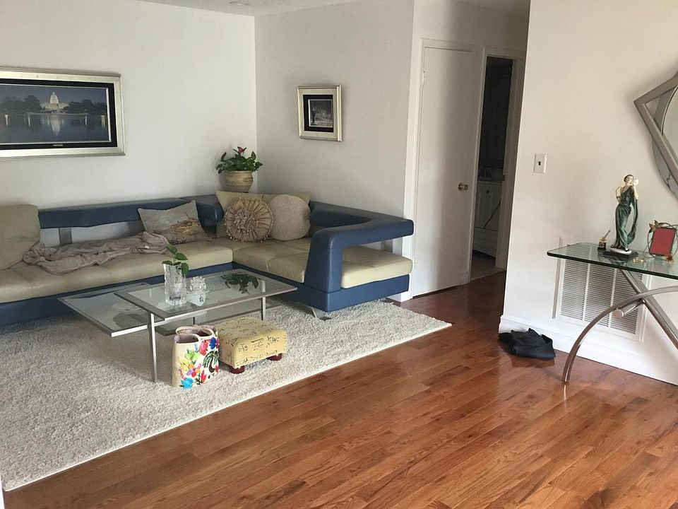 2nd image of 37 Farnham Sq #1