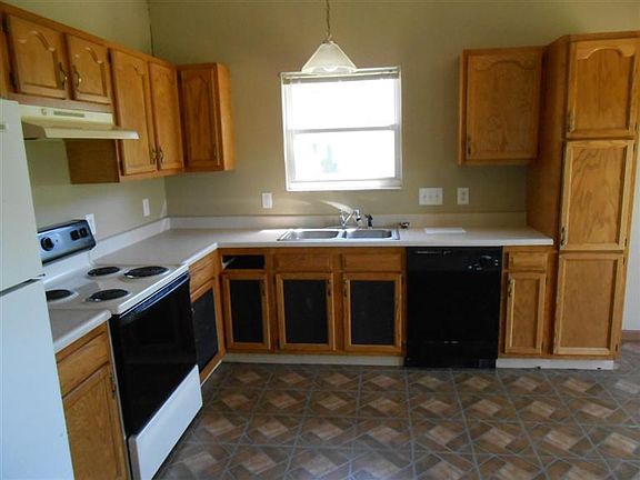4th image of 195 Green Knoll Dr