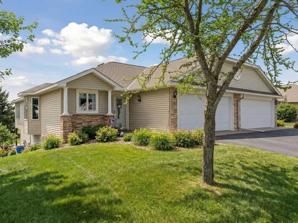 1138 Highpoint Ct #33B, New Richmond, WI 54017