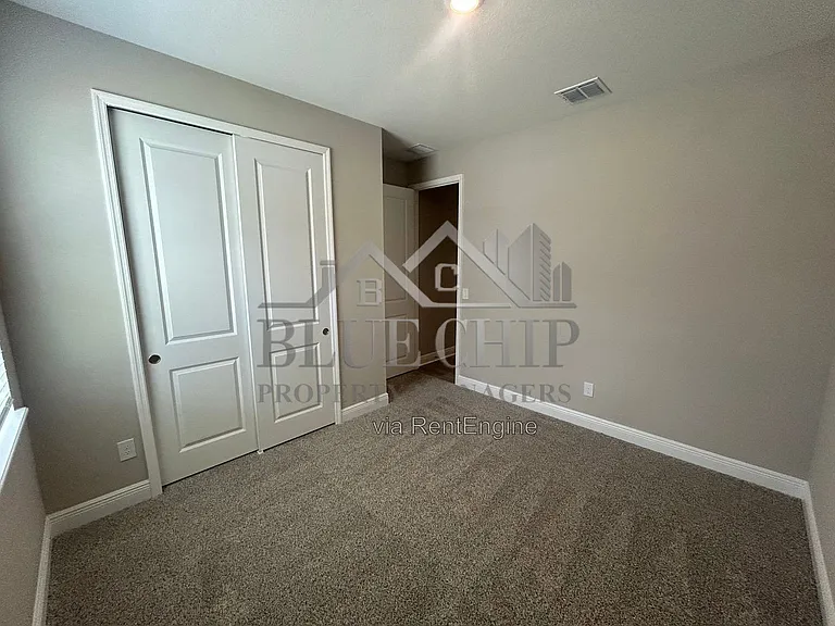 1008 British Cir — Photo 7