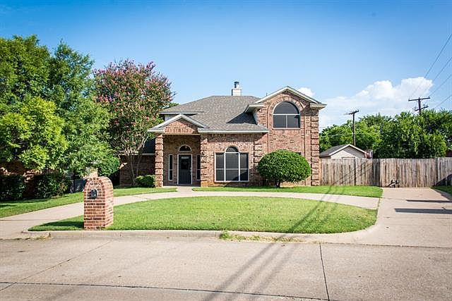 1st image of 917 Red Oak Dr