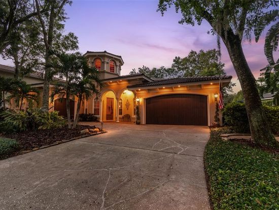 1909 Floresta View Dr, Tampa, FL 33618