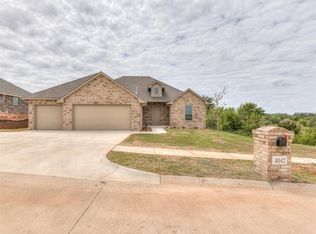 4042 Hart St, Tuttle, OK 73089