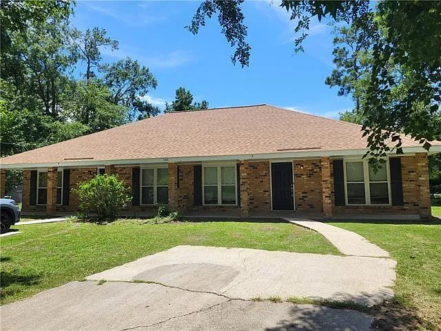 2 bed, 3.0 bath, 1096 sqft, $1,550 — Photo 2