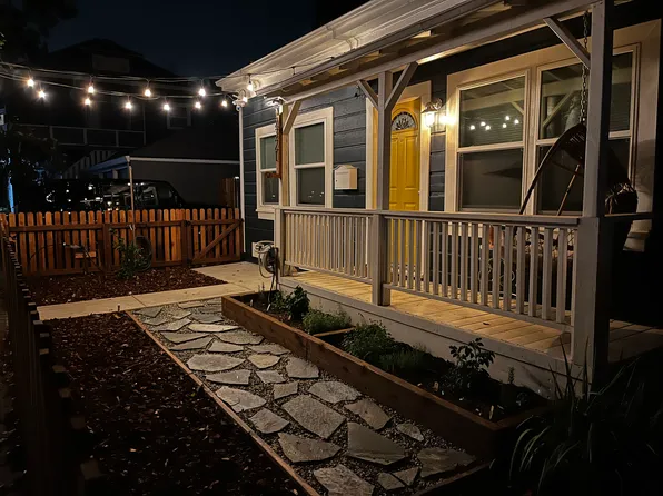 2321 32nd St, Sacramento, CA 95817