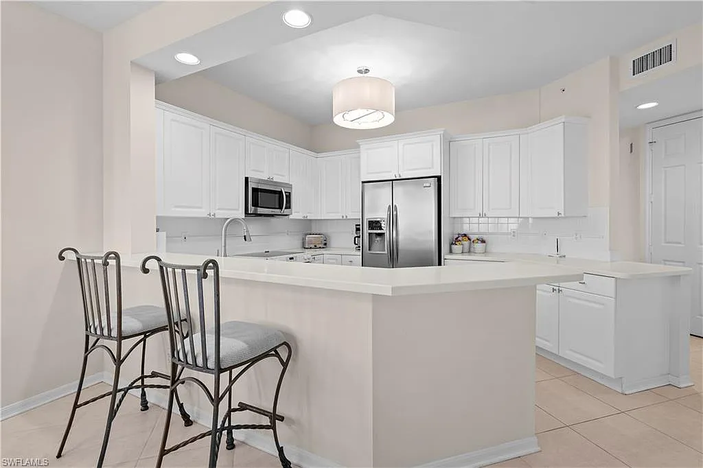 3 bed, 2.0 bath, 1734 sqft, $10,000 — Photo 4