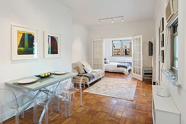 Rented by Avenue Real Estate