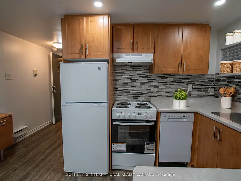 227 Beverley St #0 — Photo 9