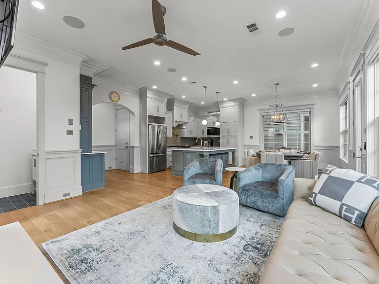426 Marshall St — Photo 14
