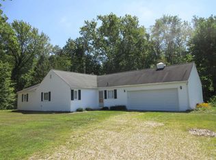2747 E Armstrong Rd, Leesburg, IN 46538