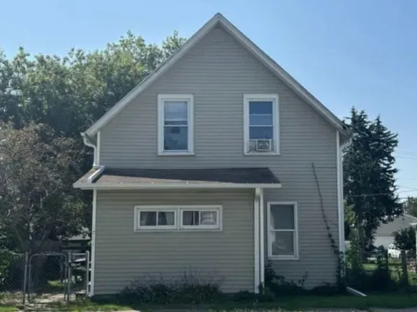 1721 W 8th St, Davenport, IA 52802