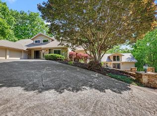 792 Bugscuffle Rd, Hiawassee, GA 30546
