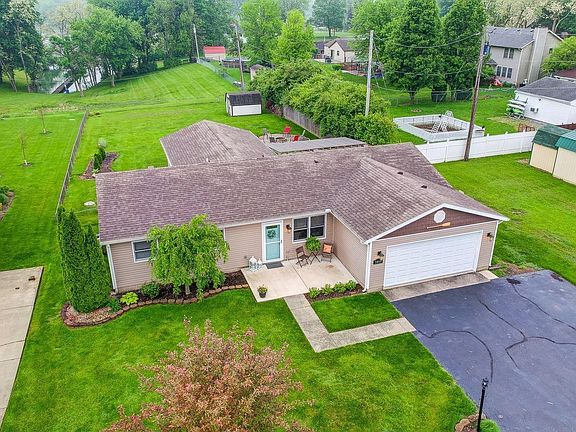 2nd image of 3869 N Lakeshore Dr