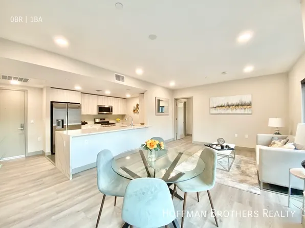 1534 Brockton Ave #410, Los Angeles, CA 90025