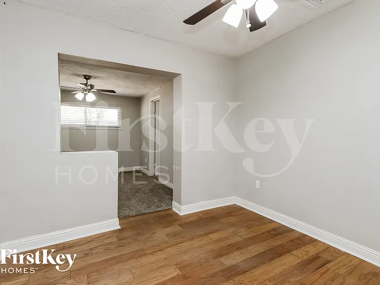930 E Weber Dr — Photo 5