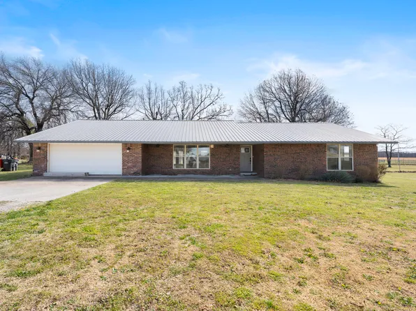 2110 N Main St, Jay, OK 74346