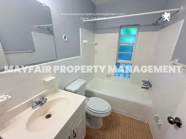 643 NE 17th Ter — Photo 7