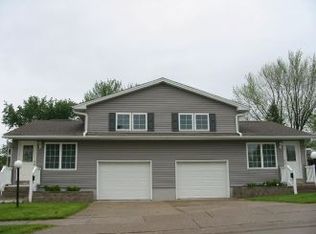2336 W 40th St, Davenport, IA 52806