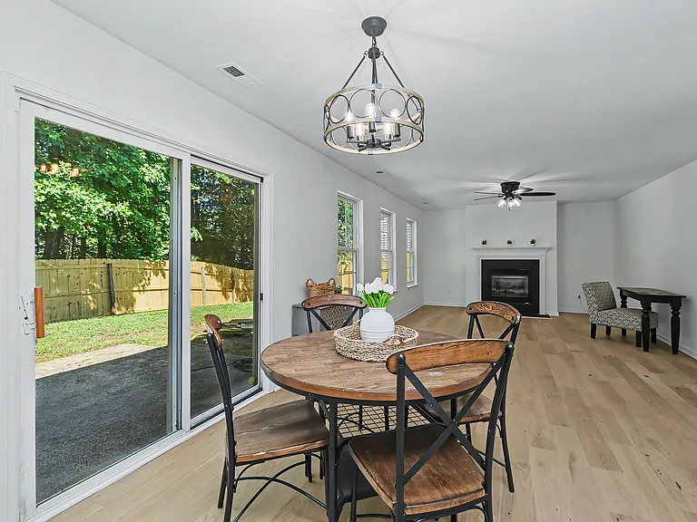9819 Aventide Ln — Photo 16
