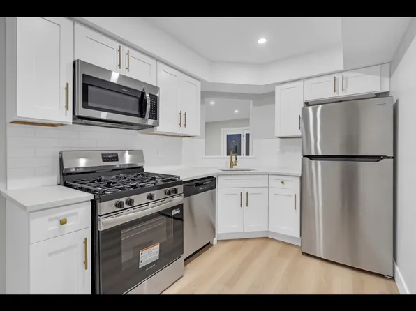 10347 Dearlove Rd APT 302, Glenview, IL 60025