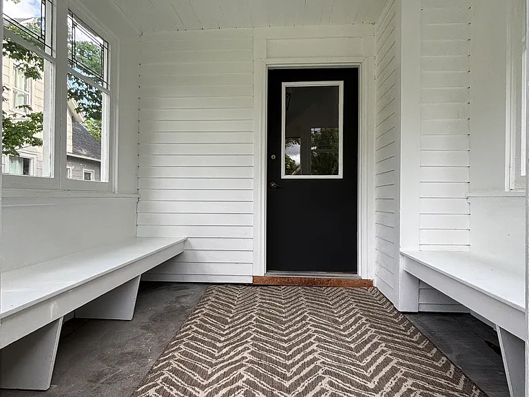 1702 Ferry St — Photo 3