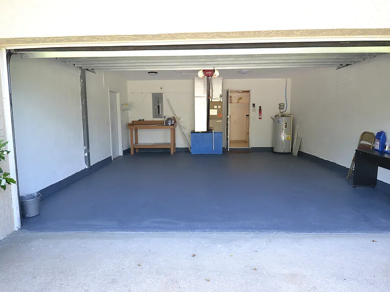 2357 White Oak Cir — Photo 2