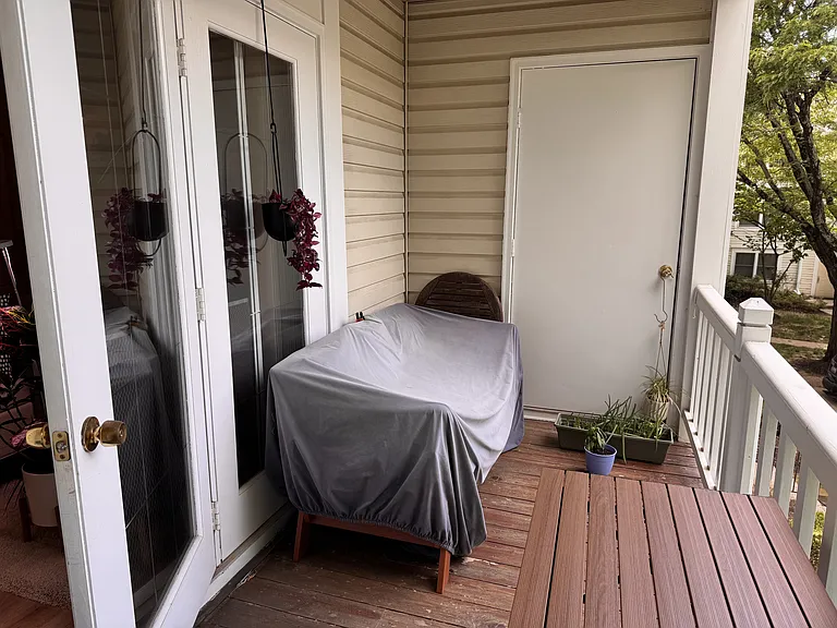 Deck (POV1), door to storage