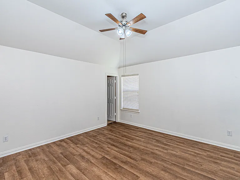 6801 Amesbury Ln — Photo 21