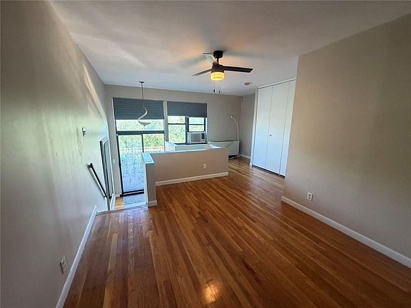 4th image of 175 Zoe St APT 6S