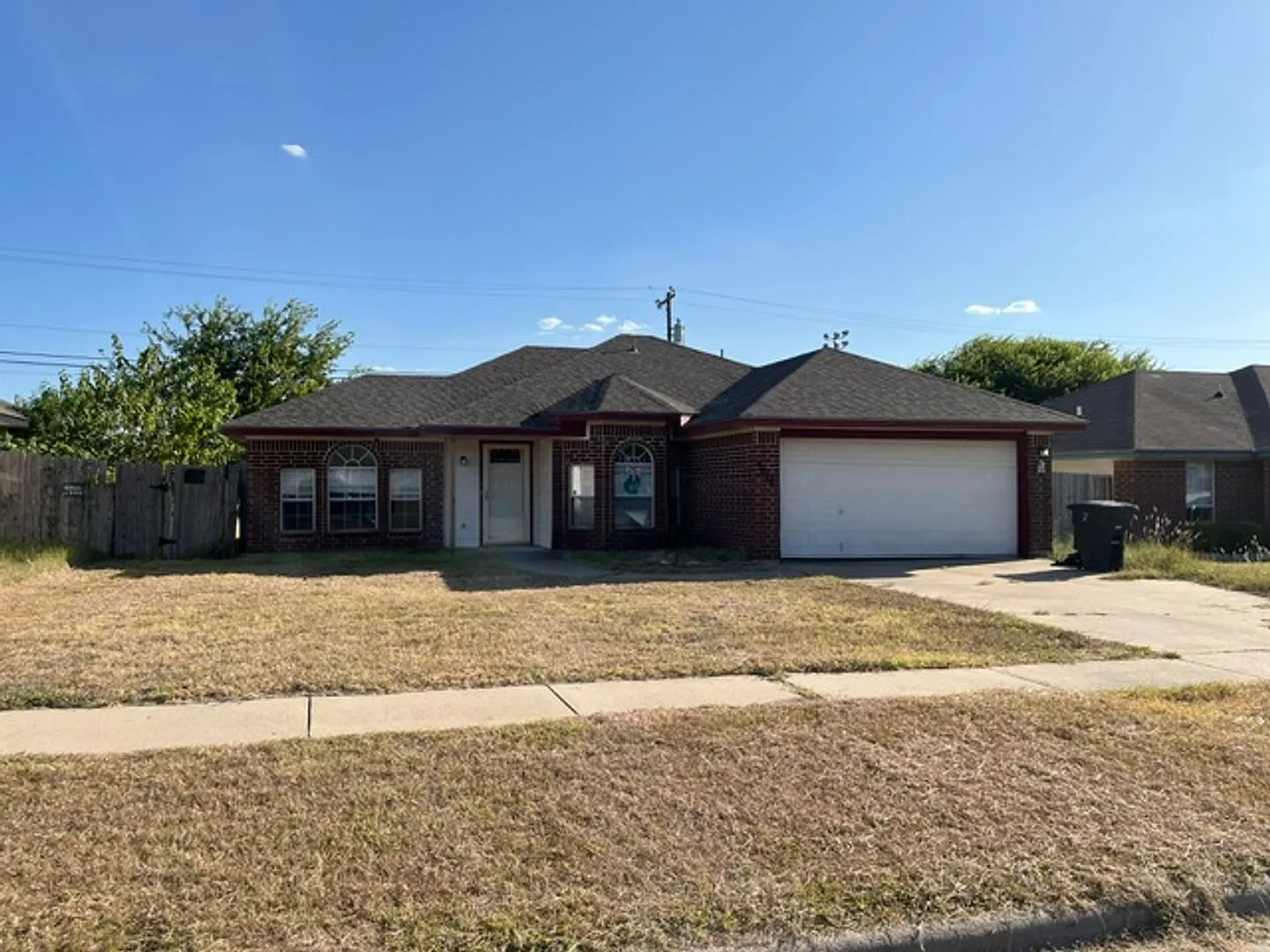 Single Family 3 bedroom — Photo 1
