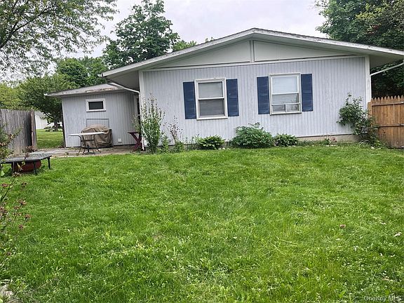 2nd image of 12 Briarwood Crescent