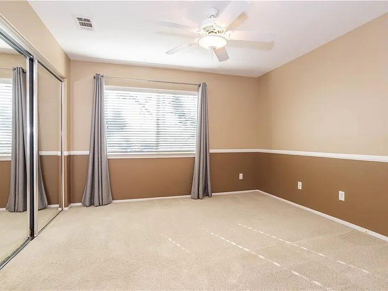 19932 Oakville Ct — Photo 12