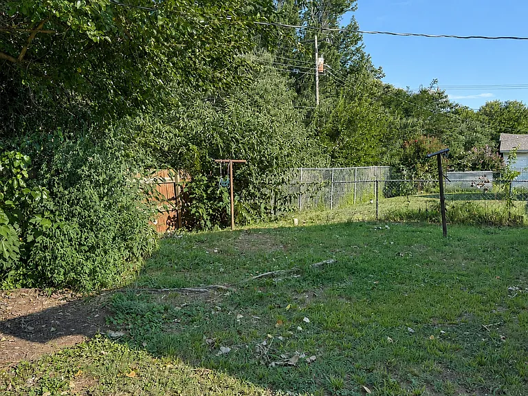 1512 Brookdale Dr — Photo 10
