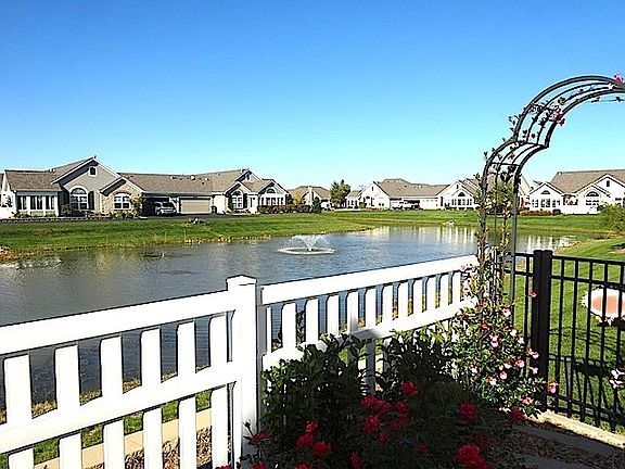 4th image of 16536 S Fox Run Cir #16536