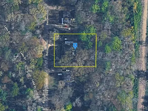 2537 Benjamin Dr, Allegan, MI 49010