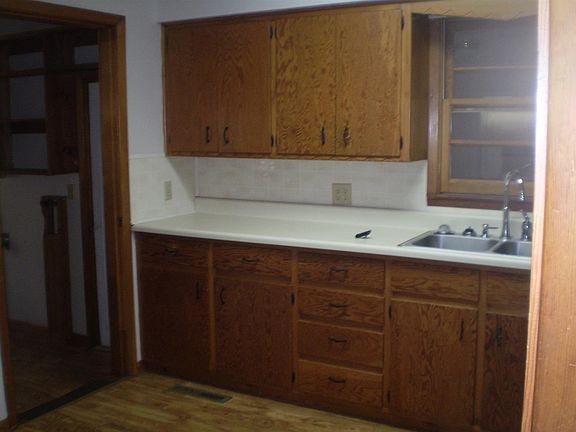 3rd image of 308 N Monroe St
