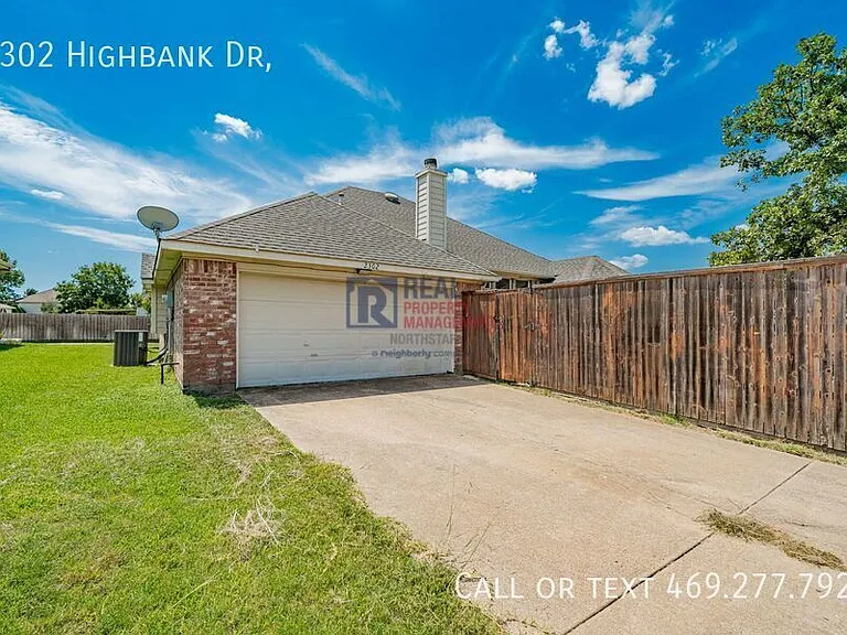 2302 Highbank Dr — Photo 4